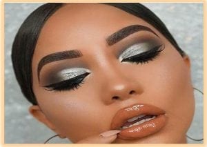 KNIFE BLADE SILVER EYES AND GLOSSY RUSTIC LIPS